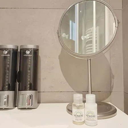 Splendido Con Cortile Privato דירה *