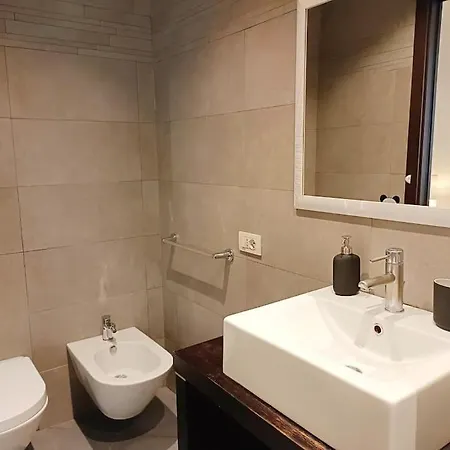 Apartment Splendido Alloggio Con Cortile Privato