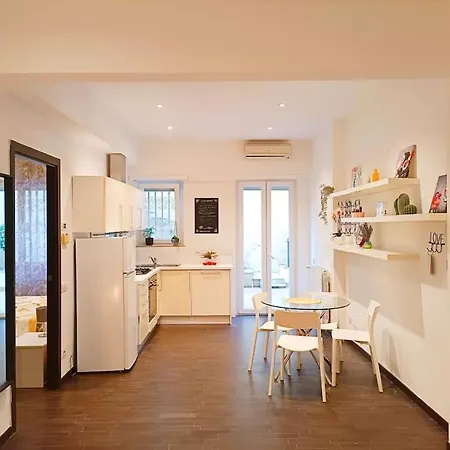 Splendido Alloggio Con Cortile Privato